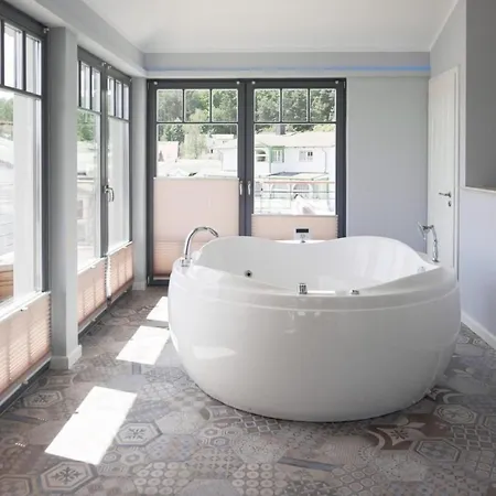 In By Interhome *